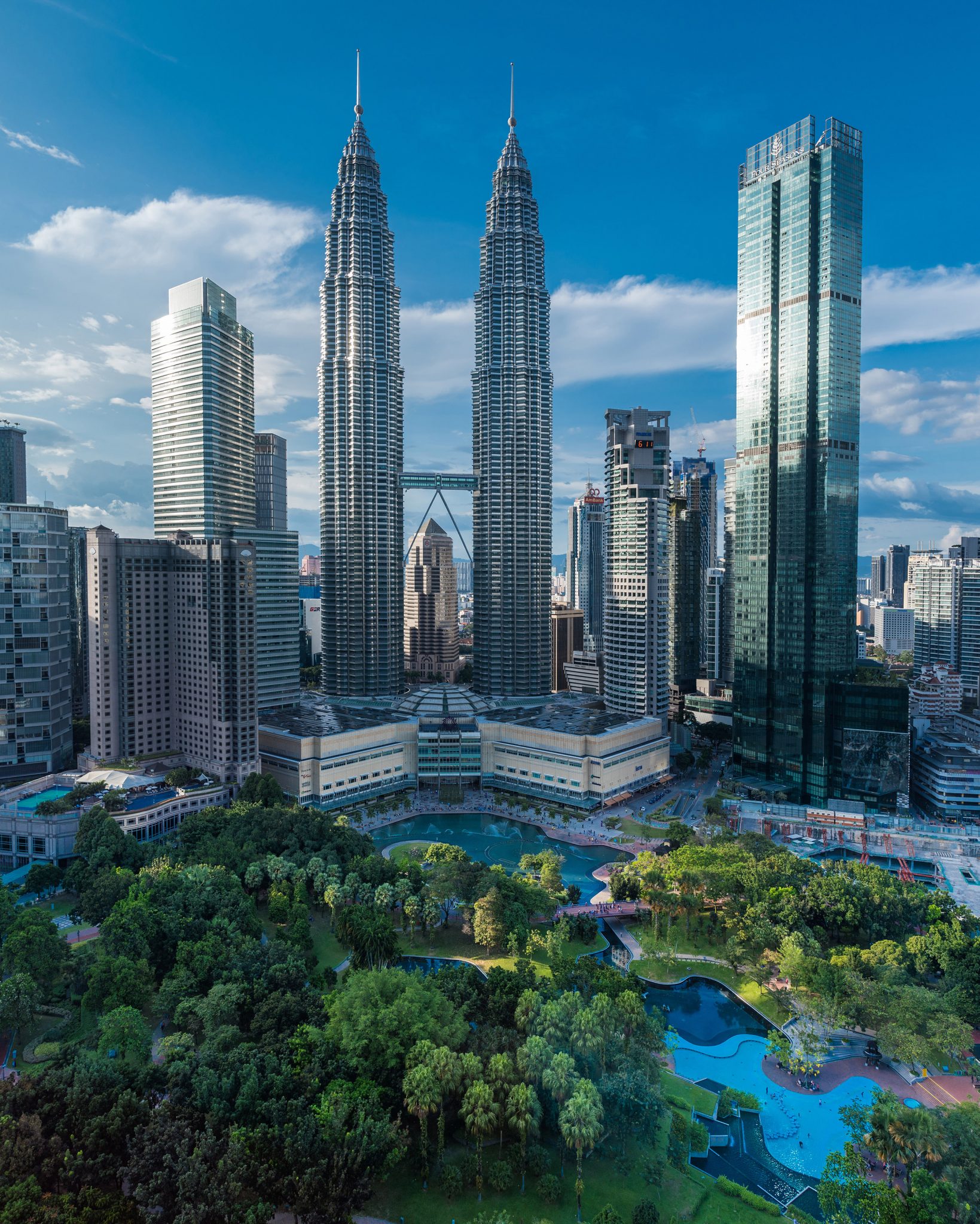 petronas_towers_daylight